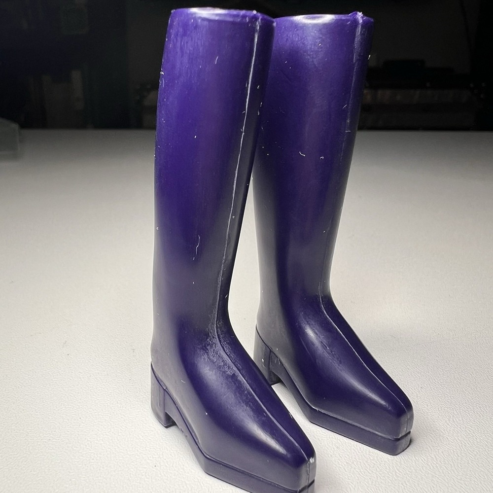 Mattel Mary-Kate &‎ Ashley Olsen Purple Boots Barbie Doll